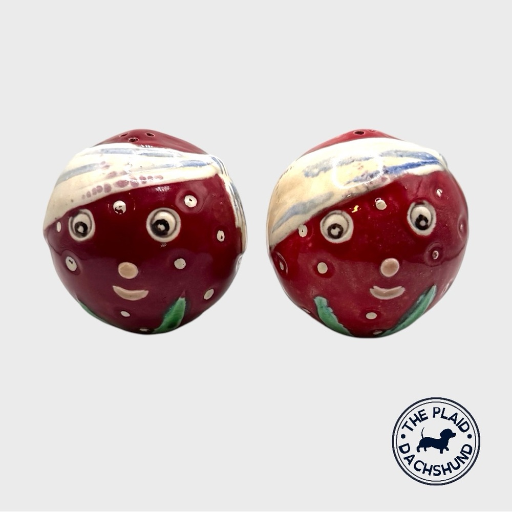 Vintage Red Strawberry Shakers
